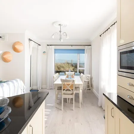 Seaview Beachfront Apartment, Silversands, Rosslare Strand, Co. Wexford Holiday home Rosslare Harbour