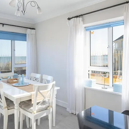 Seaview Beachfront Apartment, Silversands, Rosslare Strand, Co. Wexford Holiday home